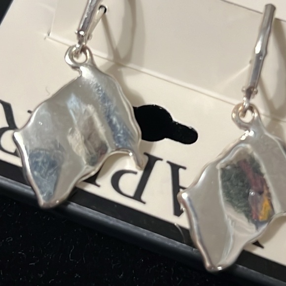 Napier American Flag Earrings ๐บ๐ธ - Picture 4 of 6